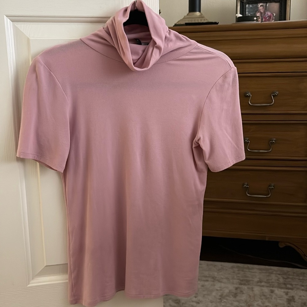 Theory pink turtleneck “poorboy” top. Stretchy. Not too tight. Mid length sleeve